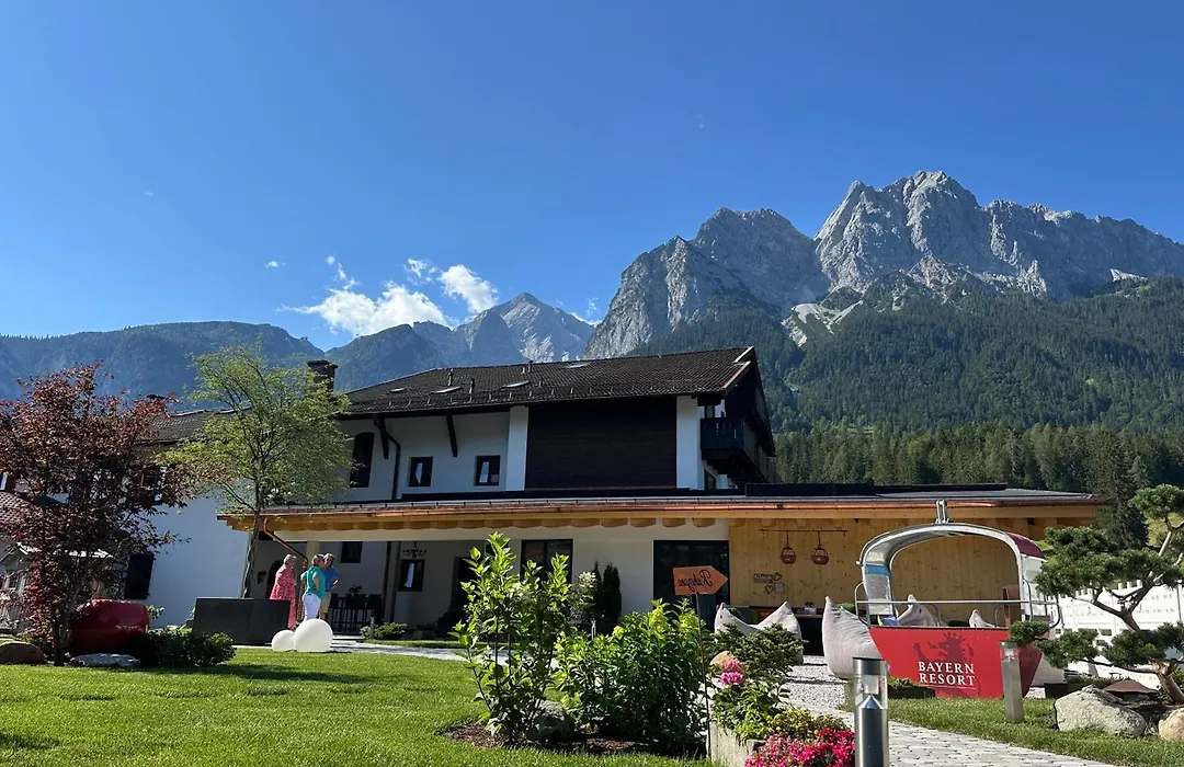Bayern Resort Hotel - Adults only - mit Zugspitzblick - Eibsee-Nähe - Wellnessbereich - Naturpool im Sommer-1